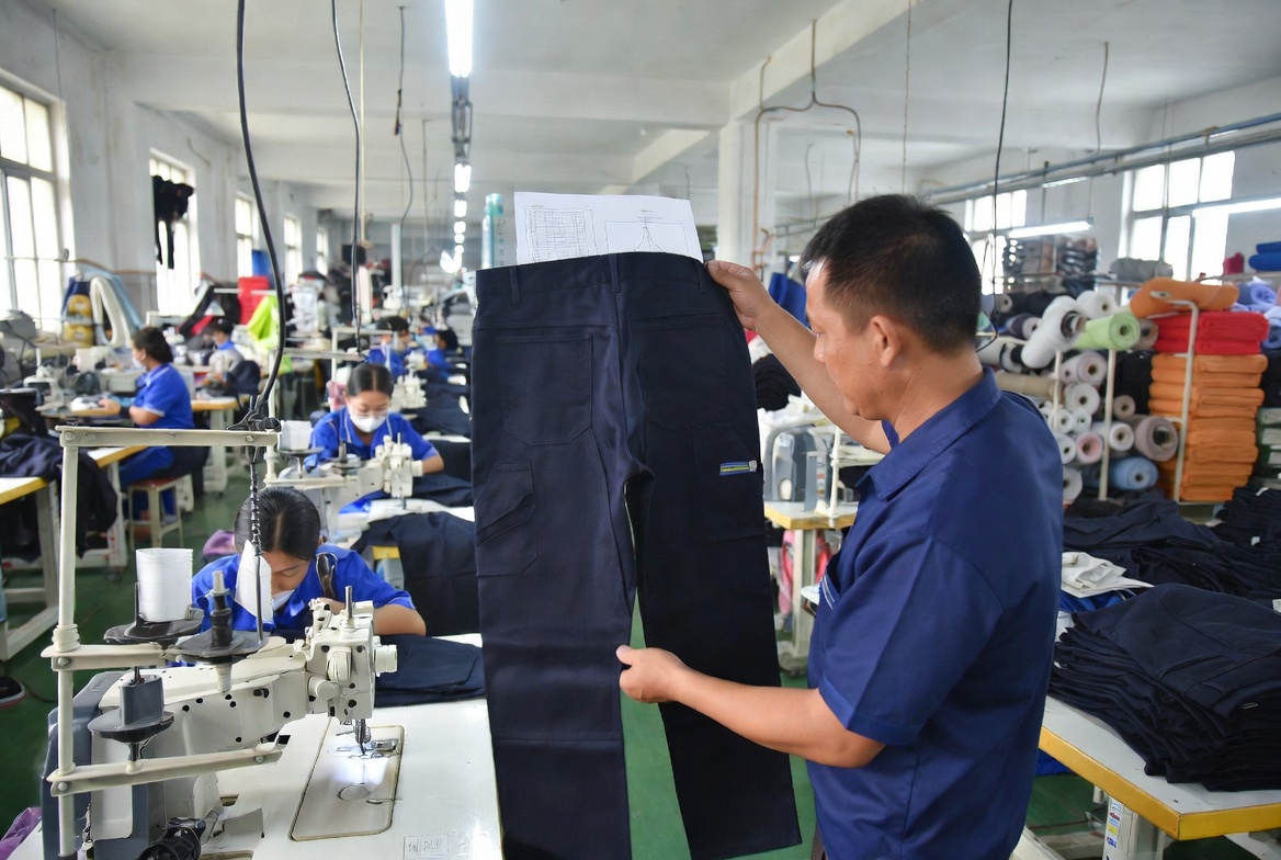 OEM Double Knee Pants Production Line OEM Double Knee Pants Production Line