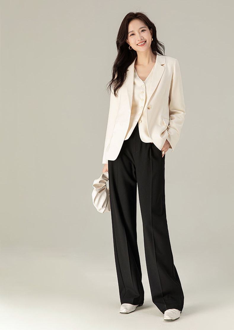 Women's Pleated Trousers (5)