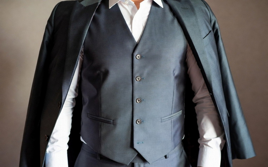 Vest Fit Close Up Details