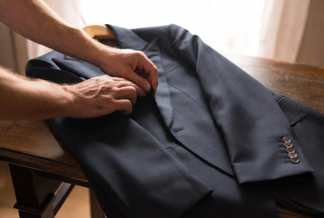 Klassischer zweiteiliger Anzug, Detail Craftsmanship.jpg